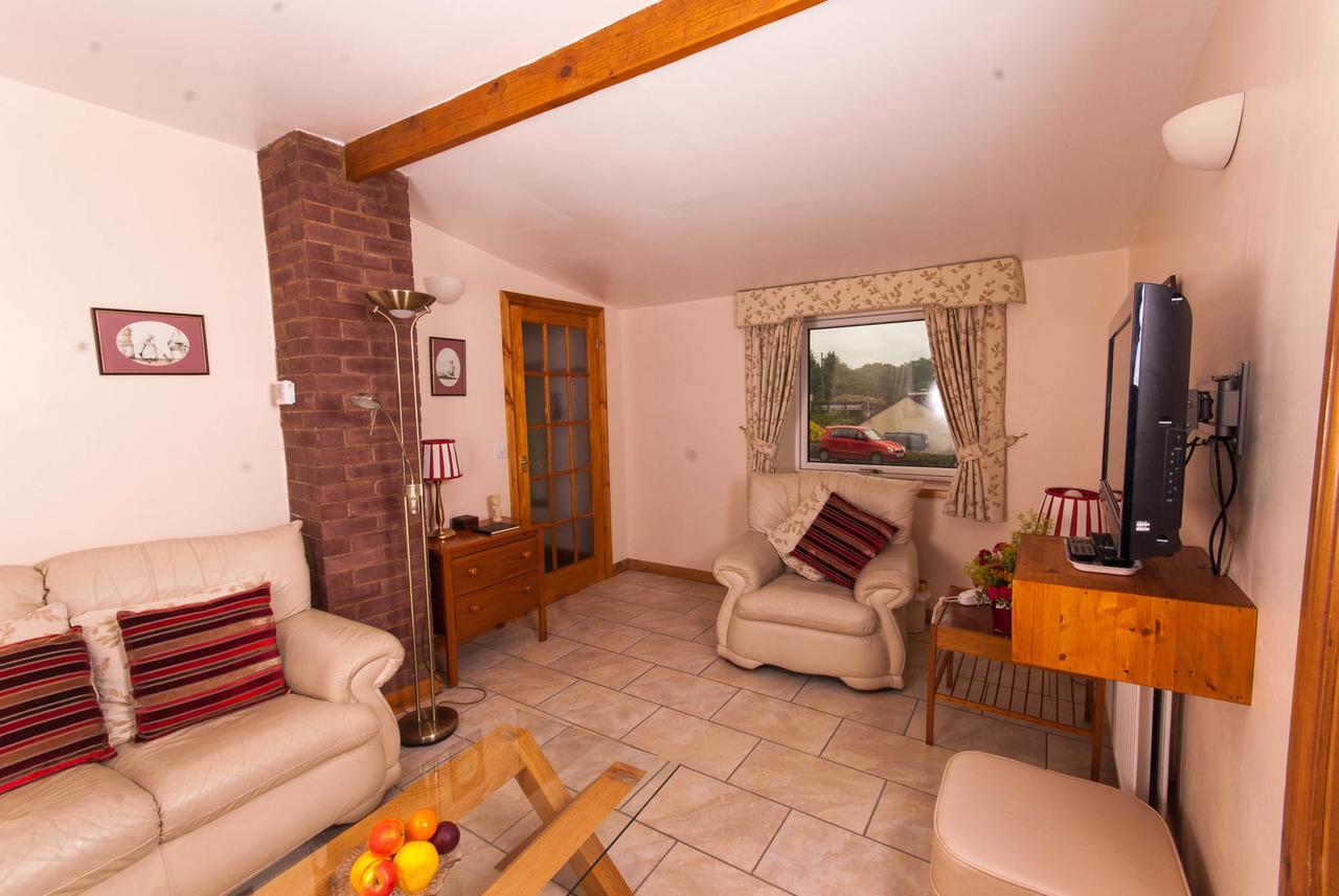Greyfield Farm Cottages Farmborough Exterior foto